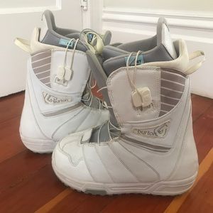 Women's Burton Mint Snowboard boot 8.5